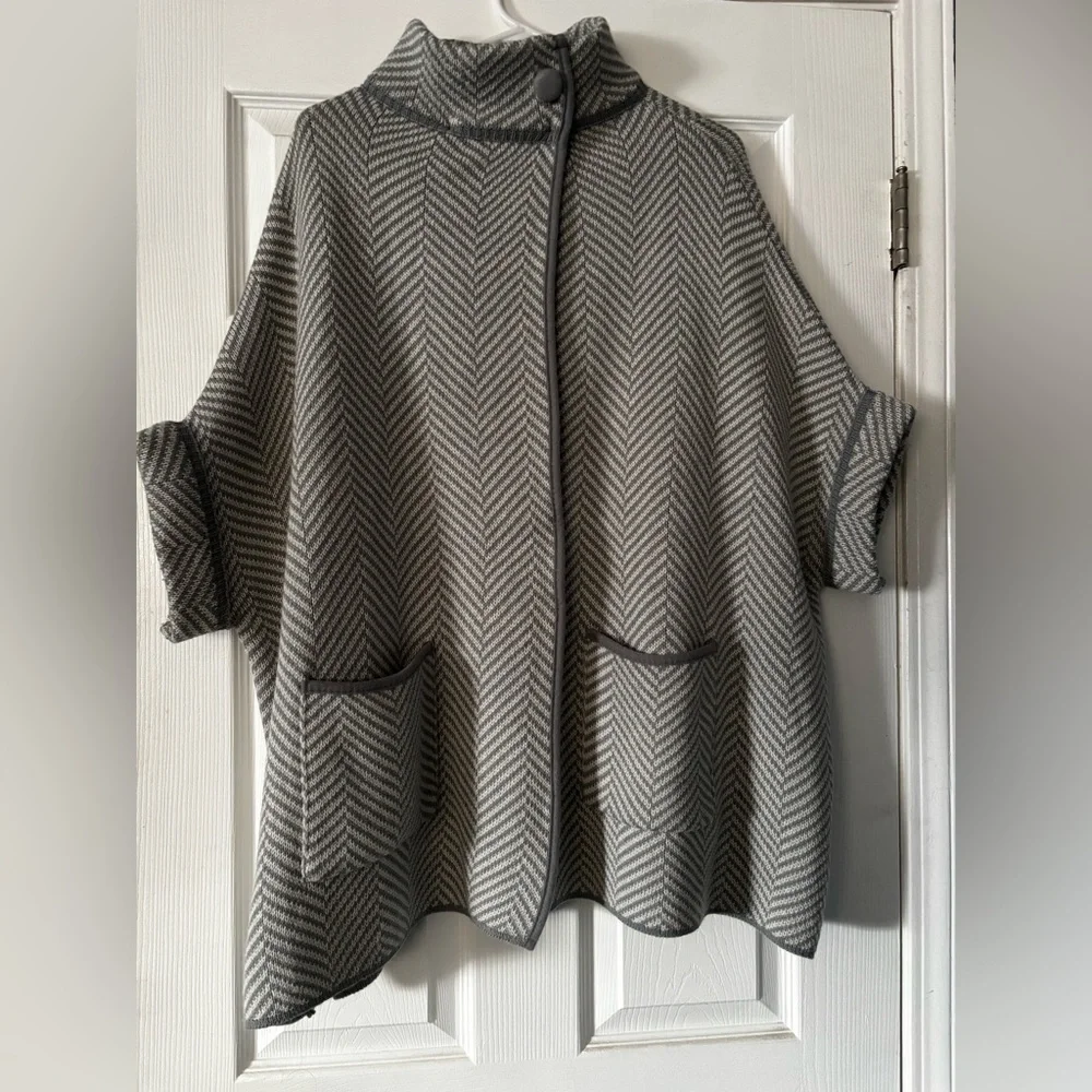 Women's one size Lauren Conrad shawl sweater LC - Picture 2 of 2